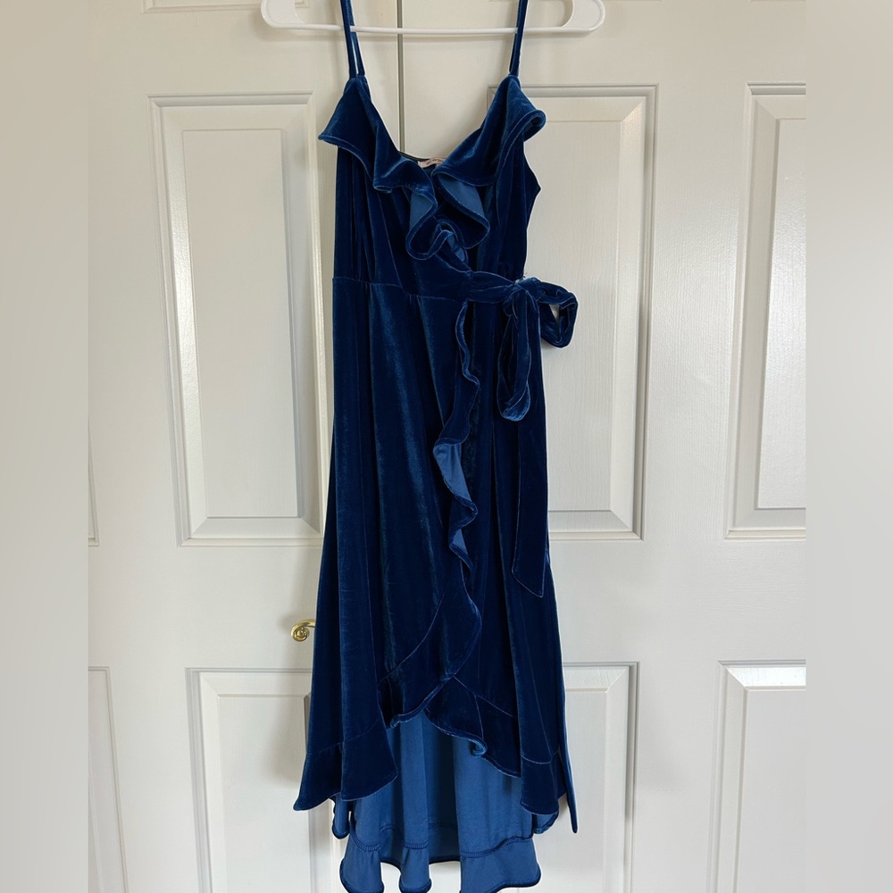 BCBG cocktail blue velvet mini dress wrap around